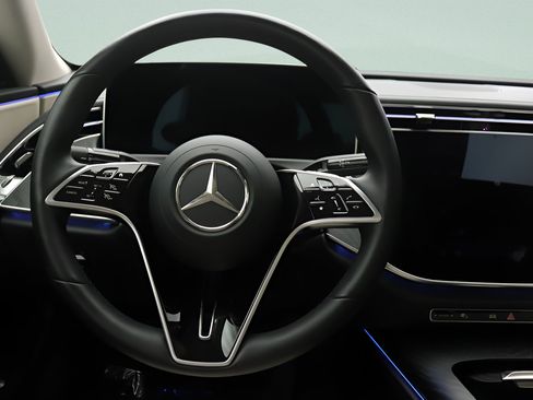 Certified 2024 Mercedes-Benz E 350 4MATIC Sedan image 8