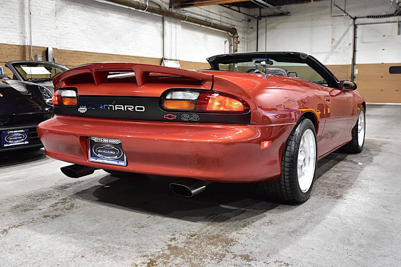 Used 2002 Chevrolet Camaro Z28 w/ SS Performance/Appearance Pkg RWD image 8