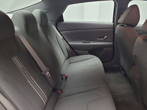 Used 2023 Hyundai Elantra SEL w/ Convenience Package FWD image 19