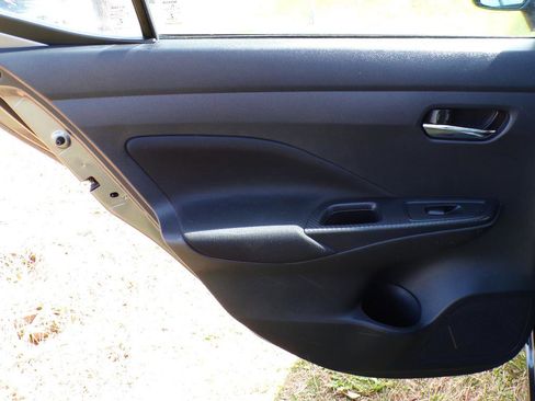 Used 2022 Nissan Versa SV w/ Trunk Package image 34