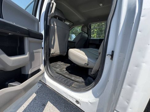 Used 2019 Ford F250 XL w/ Power Equipment Group AWD/4WD image 18