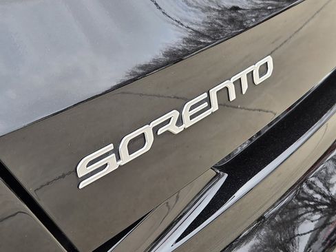 Certified 2023 Kia Sorento SX image 16