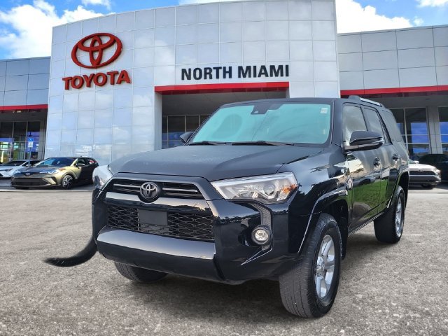 Used 2022 Toyota 4Runner SR5 Premium w/ Moonroof Package AWD/4WD image 2