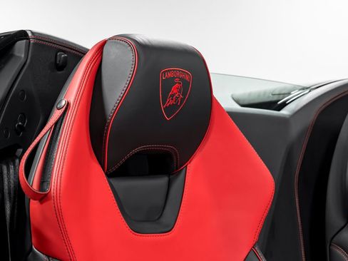 Used 2023 Lamborghini Huracan EVO RWD image 33
