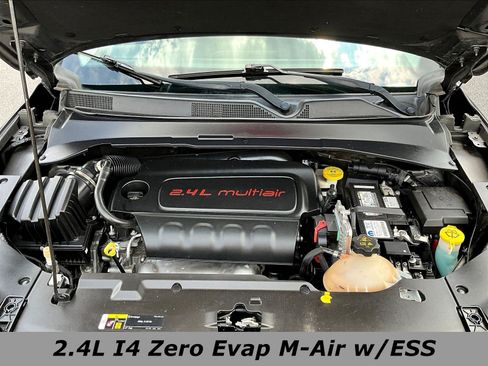 Used 2022 Jeep Compass Latitude FWD image 29