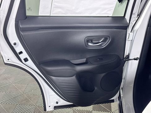 New 2026 Honda HR-V LX image 18