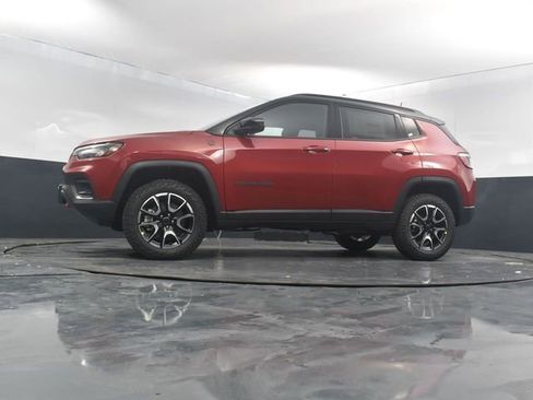 New 2026 Jeep Compass Trailhawk w/ Sun, Sound & Navigation Group image 45