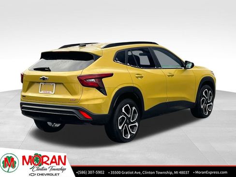 Used 2024 Chevrolet Trax RS w/ Driver Confidence Package image 5