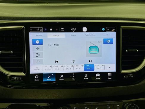 Used 2022 Chrysler Pacifica Touring-L w/ Uconnect Theater Family Group FWD image 15