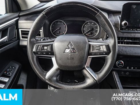 Used 2023 Mitsubishi Outlander SE image 31