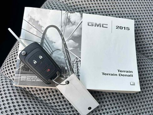Used 2015 GMC Terrain SLE w/ Cargo Package image 19
