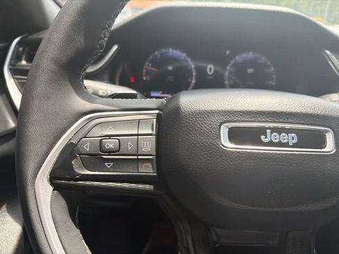 Used 2024 Jeep Grand Cherokee L Laredo AWD/4WD image 9