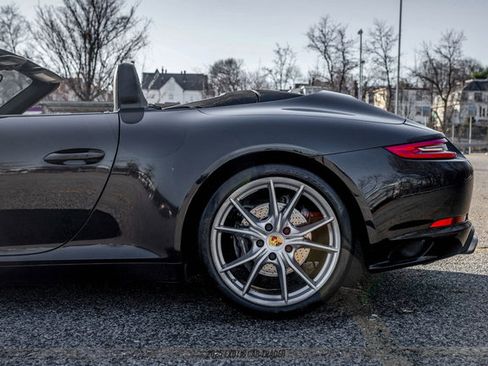 Used 2017 Porsche 911 Carrera image 5