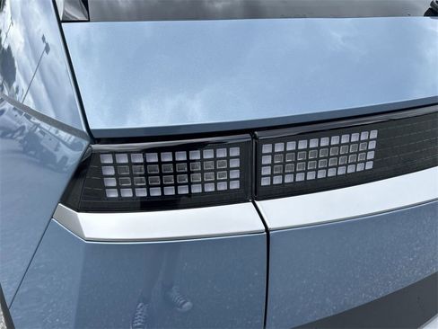 New 2025 Hyundai Ioniq 5 SE image 17