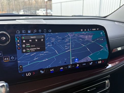 Used 2025 Chevrolet Traverse Z71 w/ Enhanced Driving Package image 19