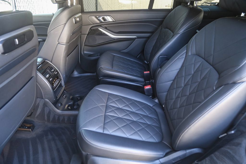 Certified 2023 BMW X7 xDrive40i w/ M Sport Package AWD/4WD image 15