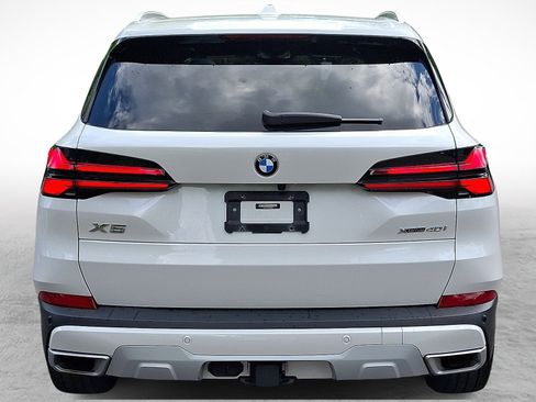 Used 2024 BMW X5 xDrive40i w/ Premium Package AWD/4WD image 5
