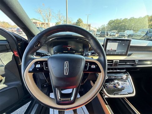 Used 2022 Lincoln Corsair Reserve w/ Equipment Group 201A image 13