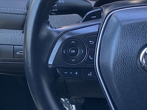 Used 2018 Toyota Camry SE FWD image 17