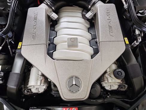 Used 2008 Mercedes-Benz E 63 AMG Sedan image 31