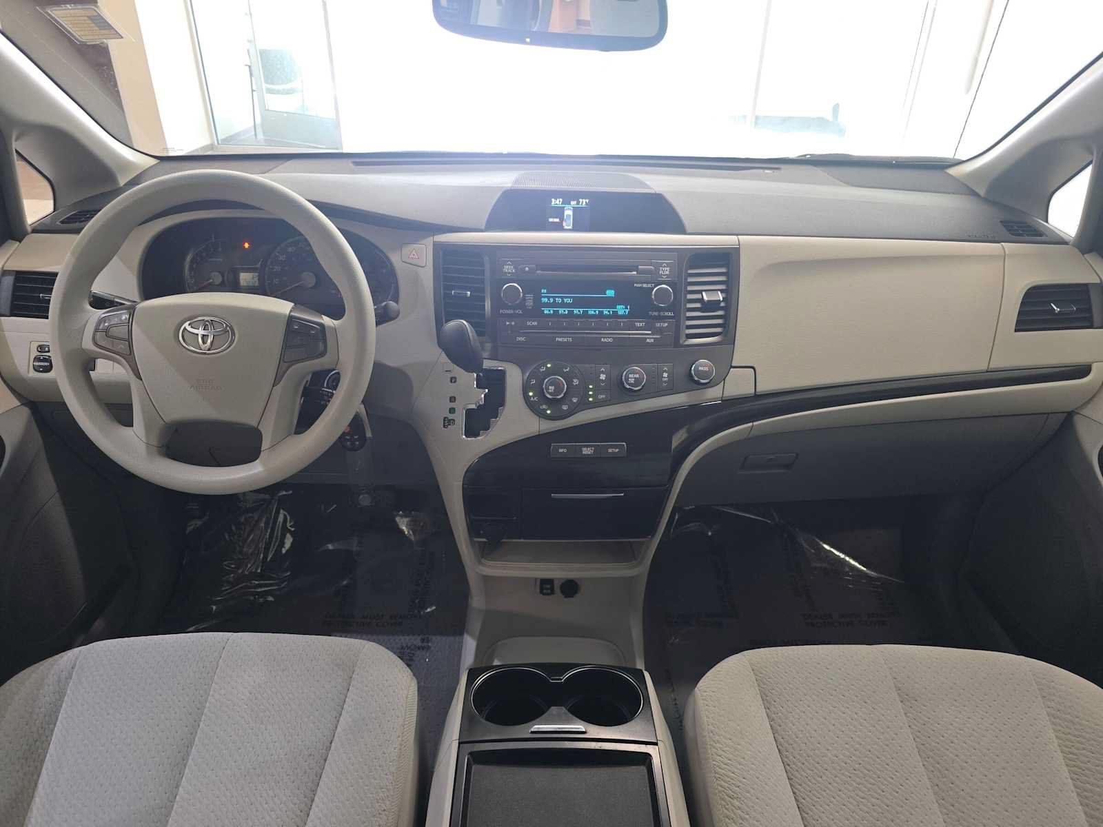 Used 2011 Toyota Sienna LE w/ Towing Pkg FWD image 10