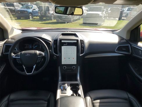 Used 2024 Ford Edge SEL image 26