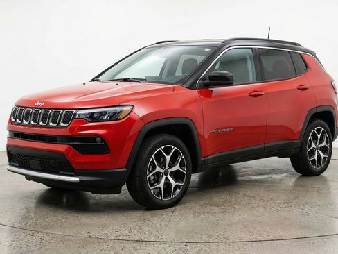 Used 2025 Jeep Compass Limited image 3