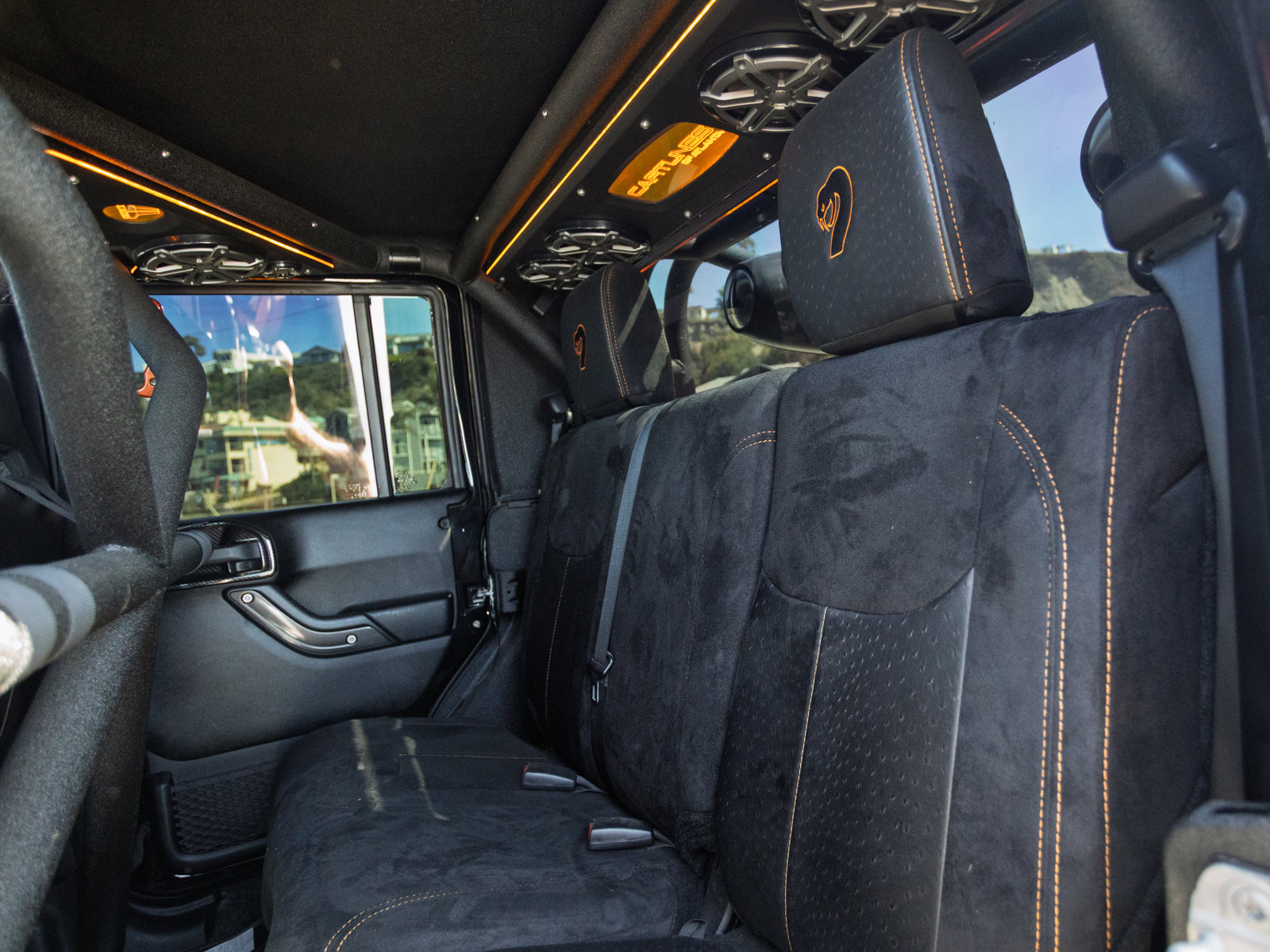 Used 2014 Jeep Wrangler Unlimited Rubicon w/ Connectivity Group AWD/4WD image 44