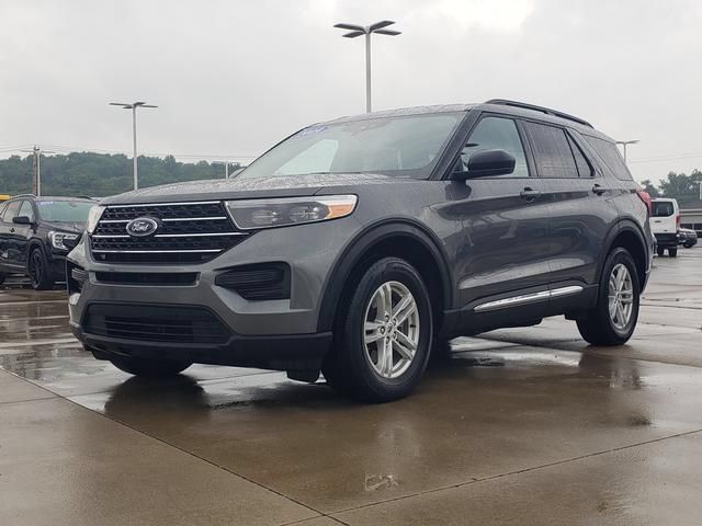 Used 2024 Ford Explorer XLT AWD/4WD image 10