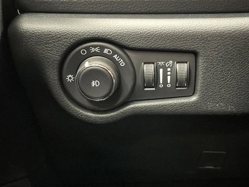 New 2026 Chrysler Pacifica Select image 24