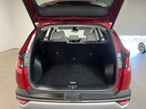 Used 2025 Hyundai Tucson SEL FWD image 16