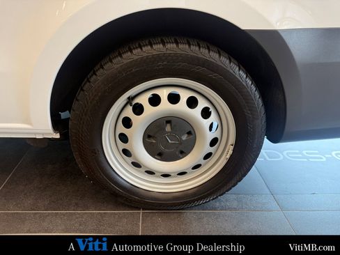 Used 2023 Mercedes-Benz Metris image 11