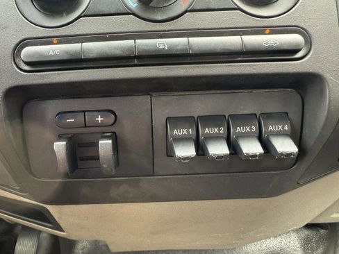 Used 2009 Ford F550 4x4 Regular Cab Super Duty image 25