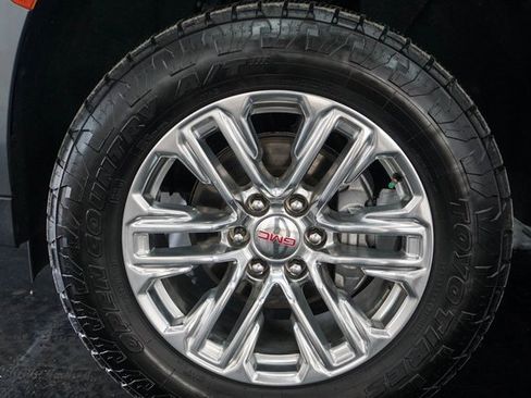 Used 2022 GMC Yukon SLT w/ SLT Premium Package image 5