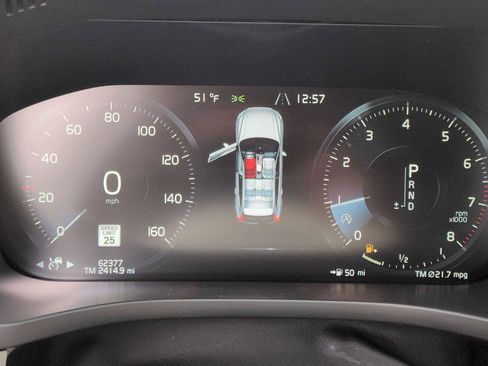 Used 2020 Volvo XC60 T5 Momentum image 35