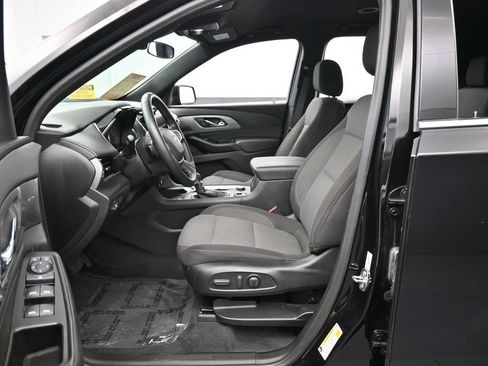 Used 2023 Chevrolet Traverse LT FWD image 11