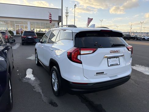 Certified 2022 GMC Terrain SLE w/ Driver Convenience Package image 8