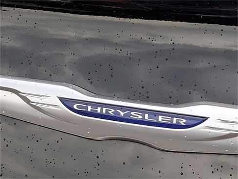 Used 2019 Chrysler 300 Limited image 29