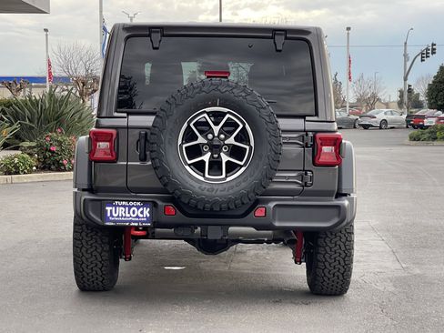 New 2026 Jeep Wrangler Unlimited Rubicon w/ Technology Group image 10