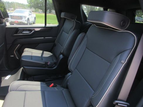 New 2026 GMC Yukon Elevation w/ Elevation Premium Package AWD/4WD image 12