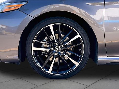 Used 2018 Toyota Camry XSE FWD image 10