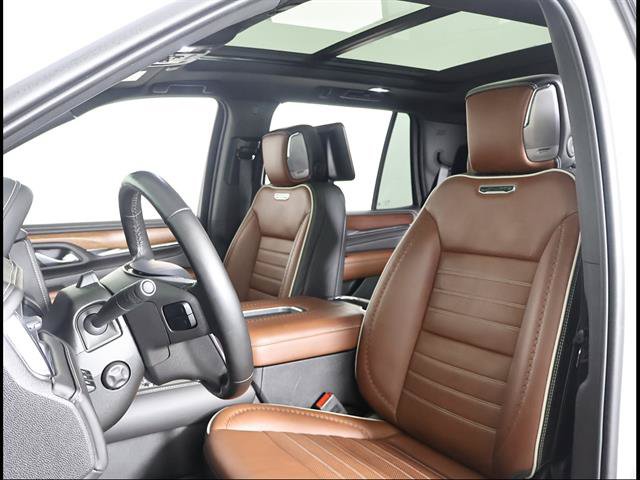 Used 2023 GMC Yukon Denali Ultimate AWD/4WD image 7