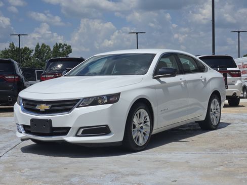 Used 2019 Chevrolet Impala LS FWD image 3
