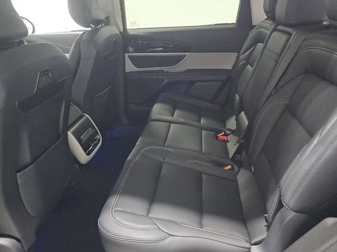 Used 2025 Lincoln Nautilus Premier AWD/4WD image 7