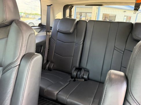 Used 2019 Cadillac Escalade Premium Luxury AWD/4WD image 38