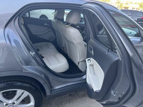 Used 2015 Mercedes-Benz GLA 250 4MATIC image 17