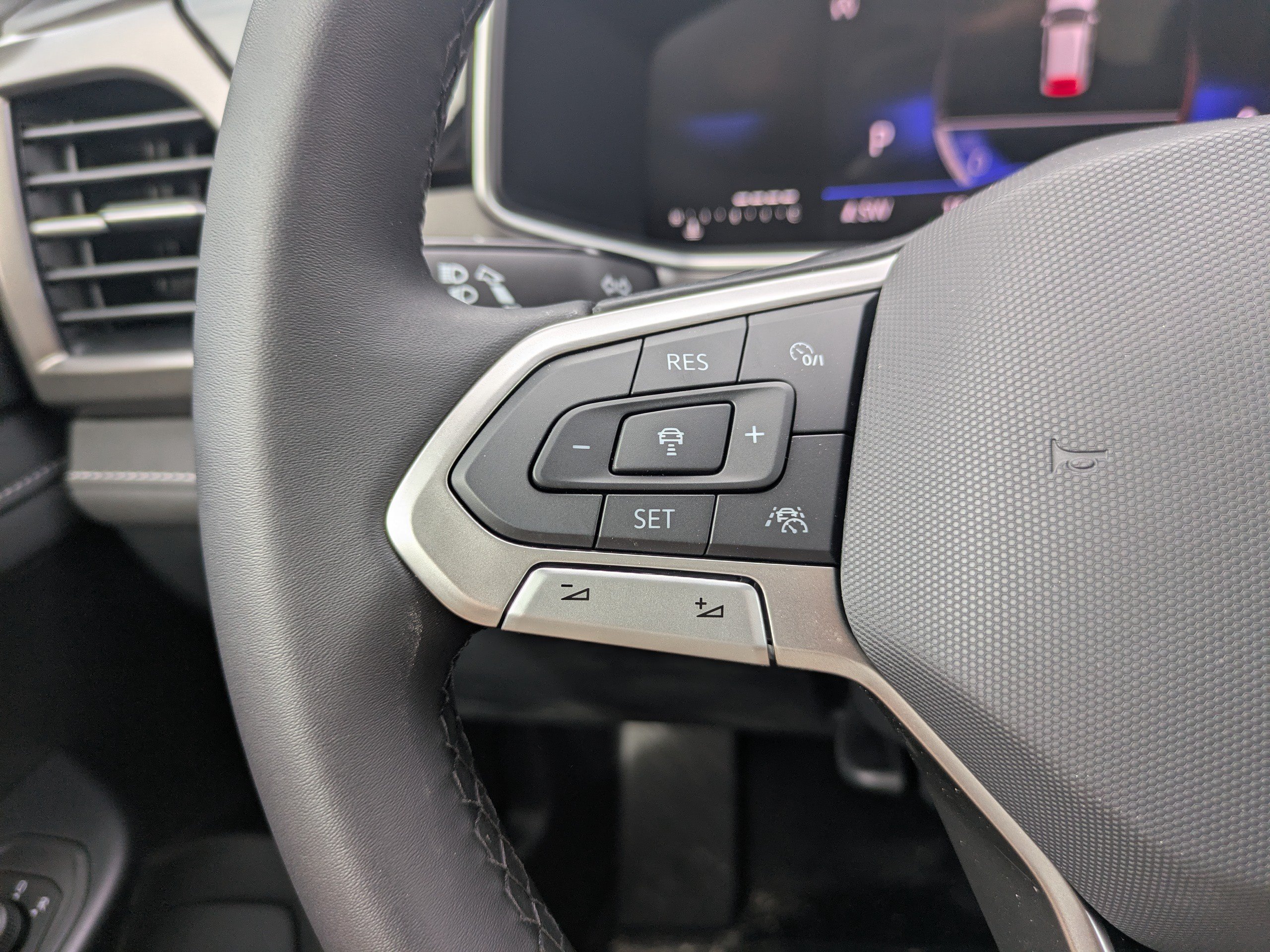 New 2026 Volkswagen Taos SE FWD image 27