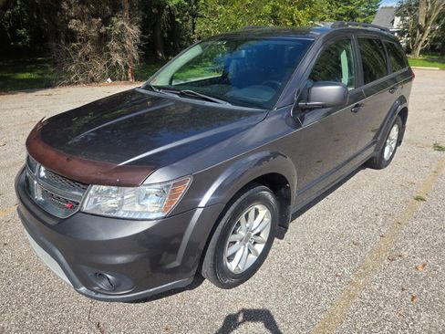 Used 2014 Dodge Journey SXT w/ Flexible Seating Group FWD image 3