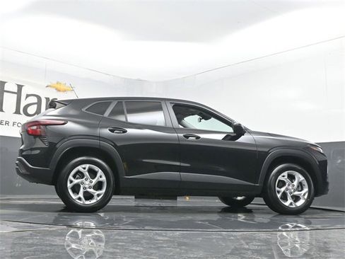 Used 2024 Chevrolet Trax LS w/ LS Convenience Package image 52