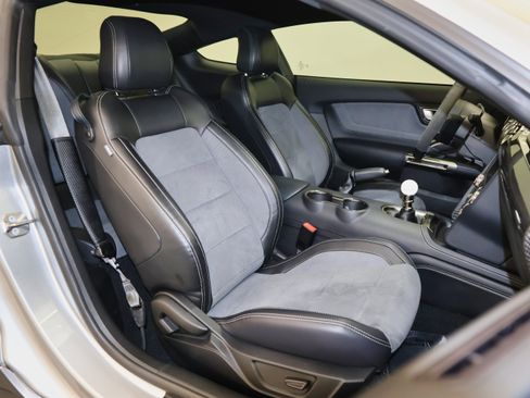 Used 2020 Ford Mustang Shelby GT350 w/ Technology Package image 43